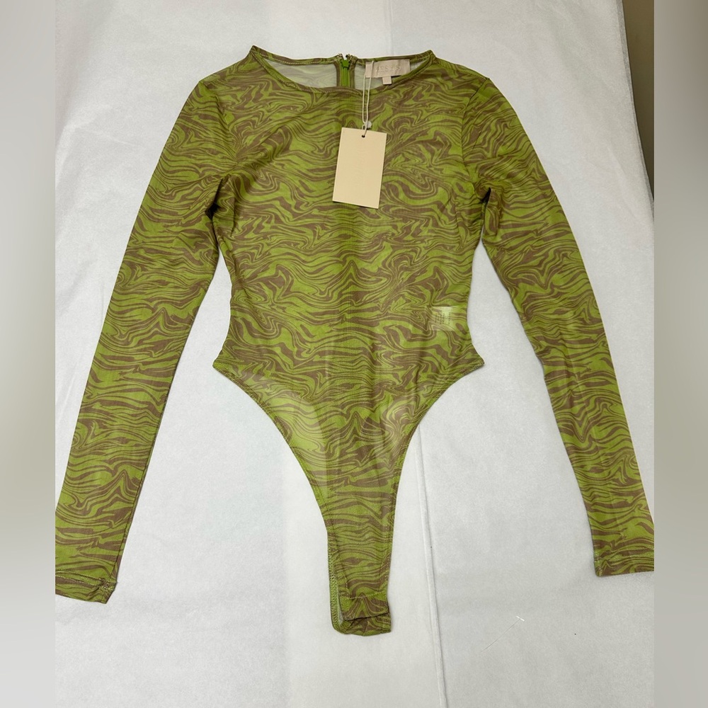 NWT; Meshki Bonnie Mesh Long sleeve Bodysuit🌻